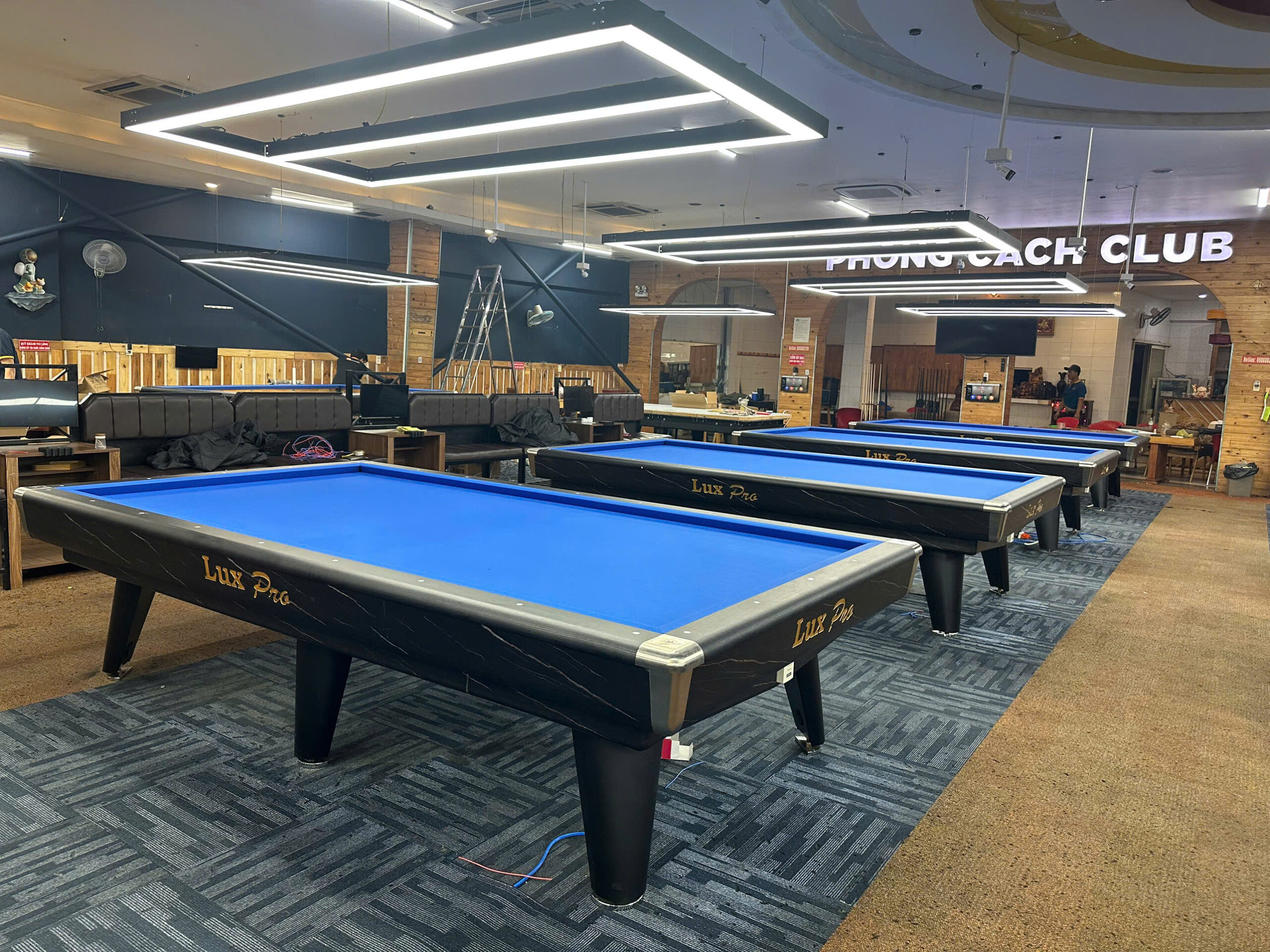 Thiết kế hiện đại tinh tế của bàn 3C Lux Pro