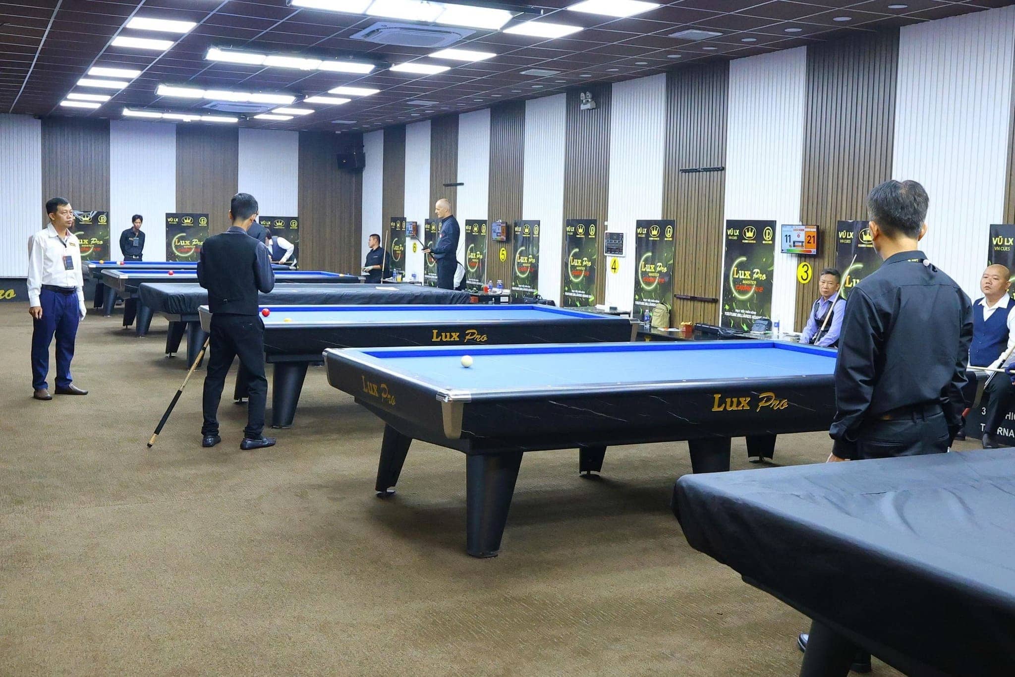 Không gian thi đấu rất chất lượng của giải