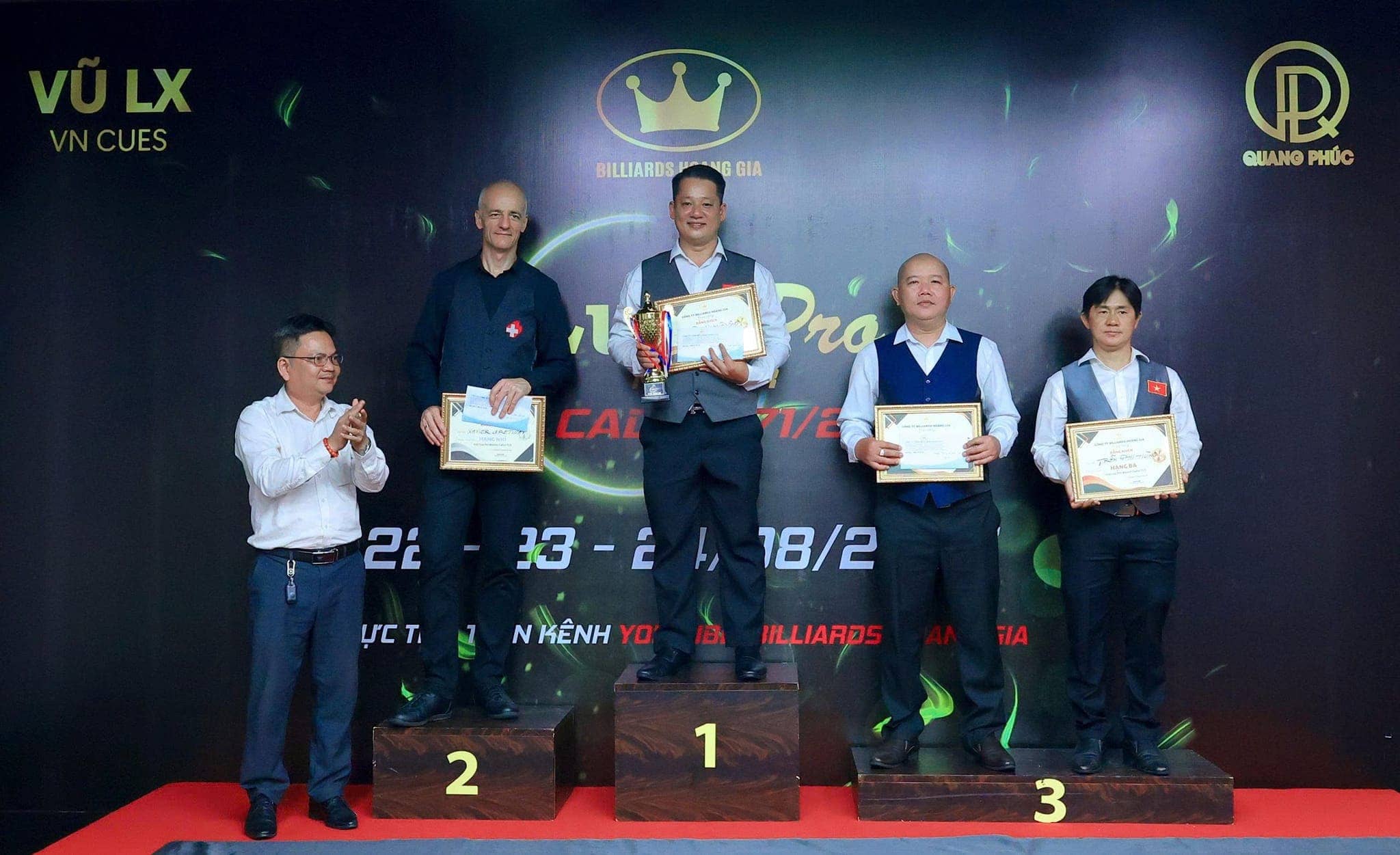 Xin chúc mừng các cơ thủ Minh Đông (giữa) đạt giải Lux Pro Master Cadre 71_2