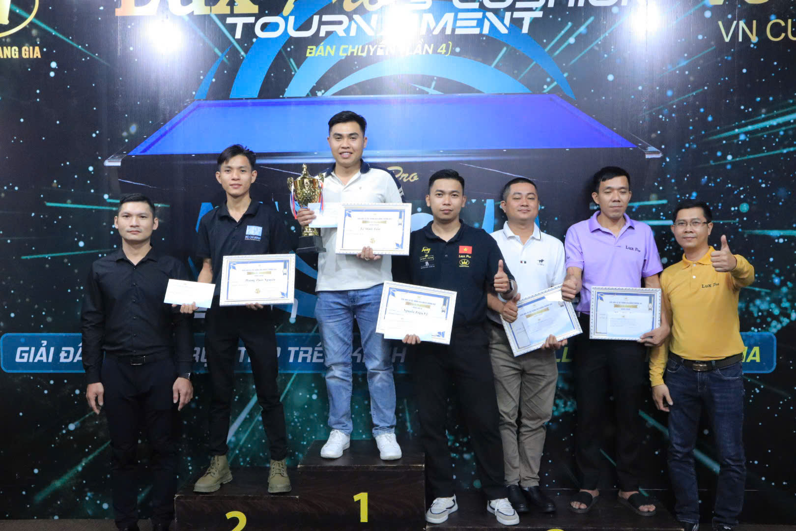 Cac co thu dat giai chup anh cung BTC 1