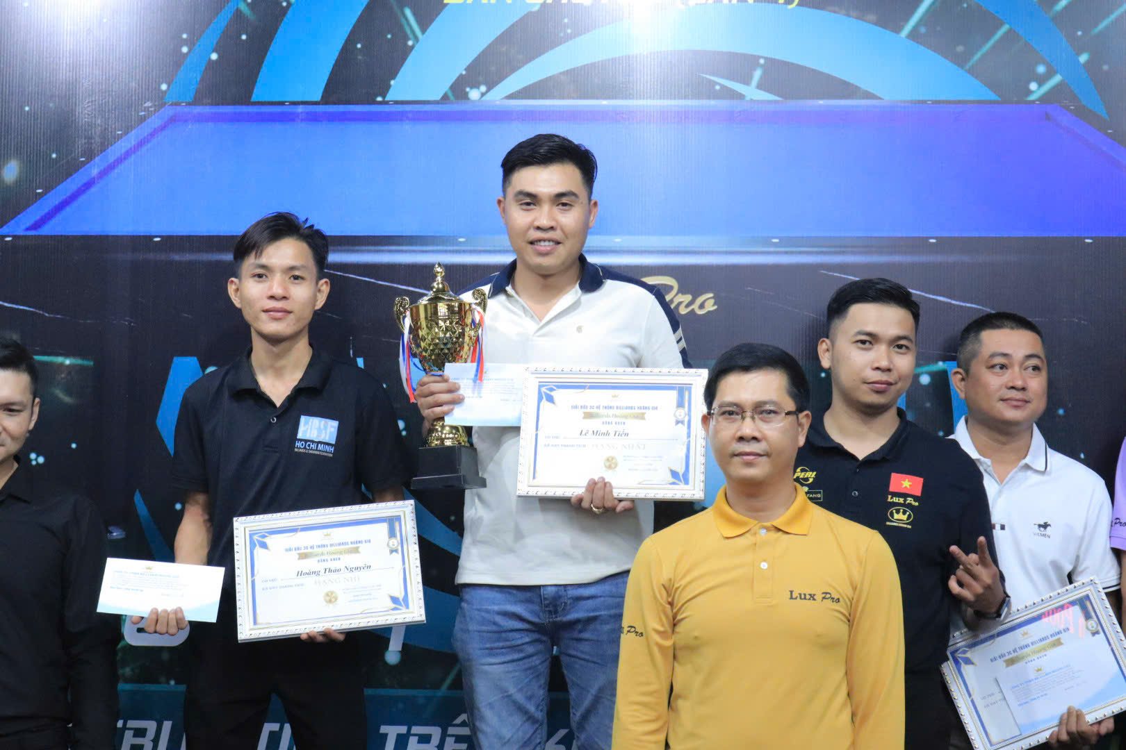 Lê Minh Tiến vô địch giải 3C nội bộ Hệ Thống Billiards Hoàng Gia