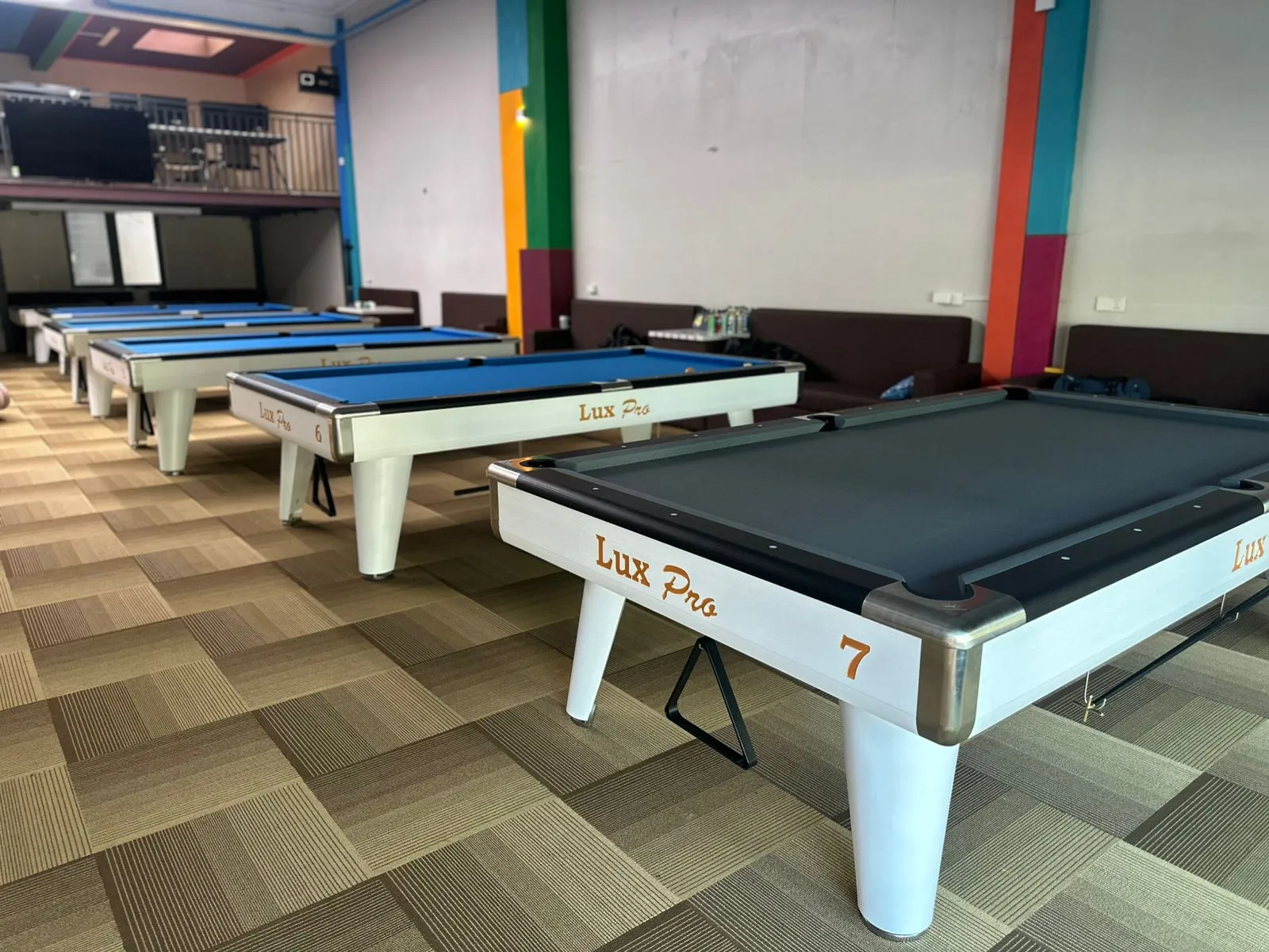 Đa dạng màu sắc tại CLB
